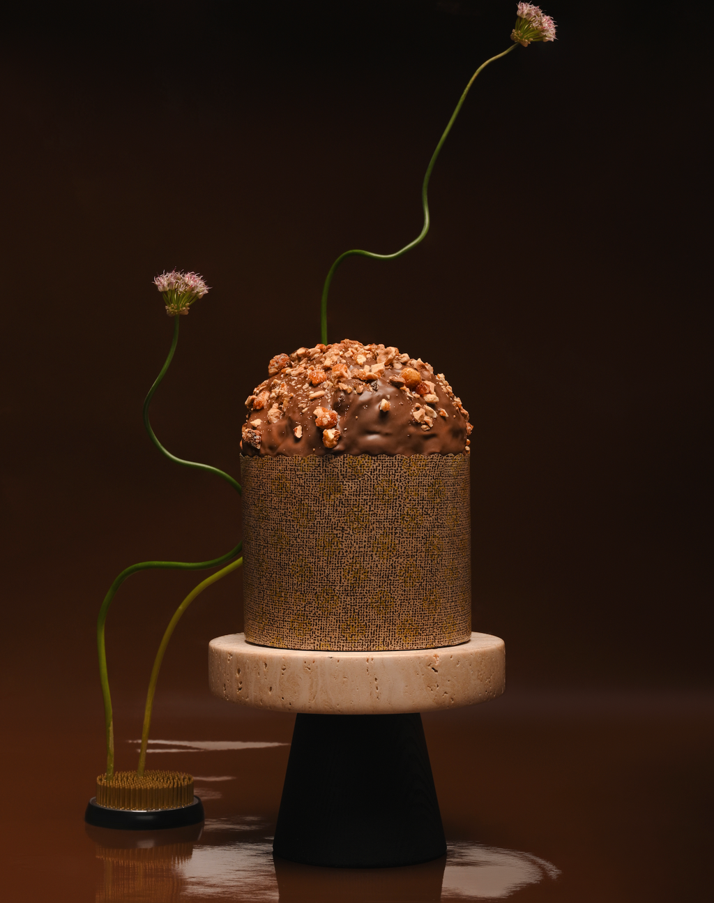 Panettone with chocolate and caramelized nuts