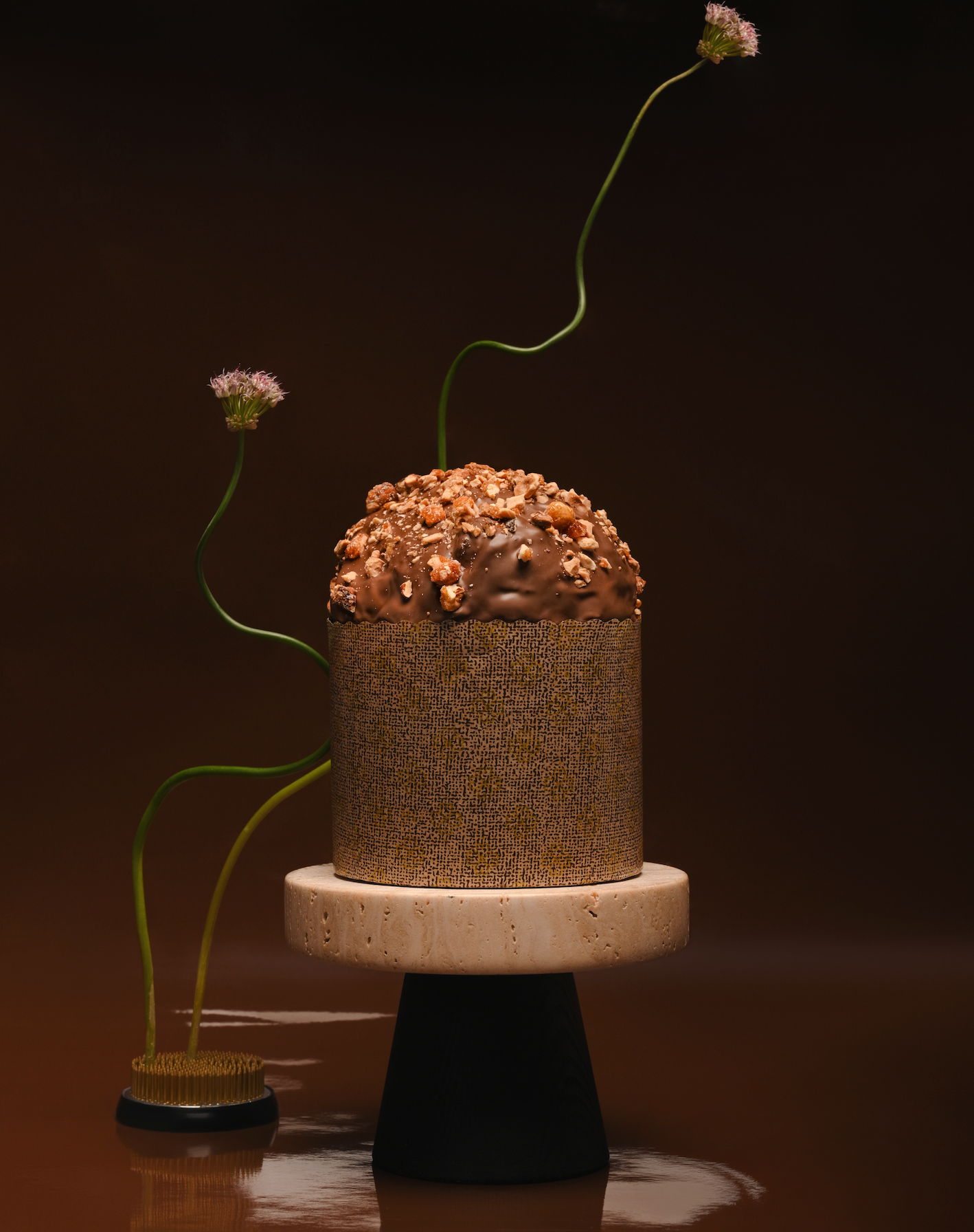 Panettone with chocolate and caramelized nuts